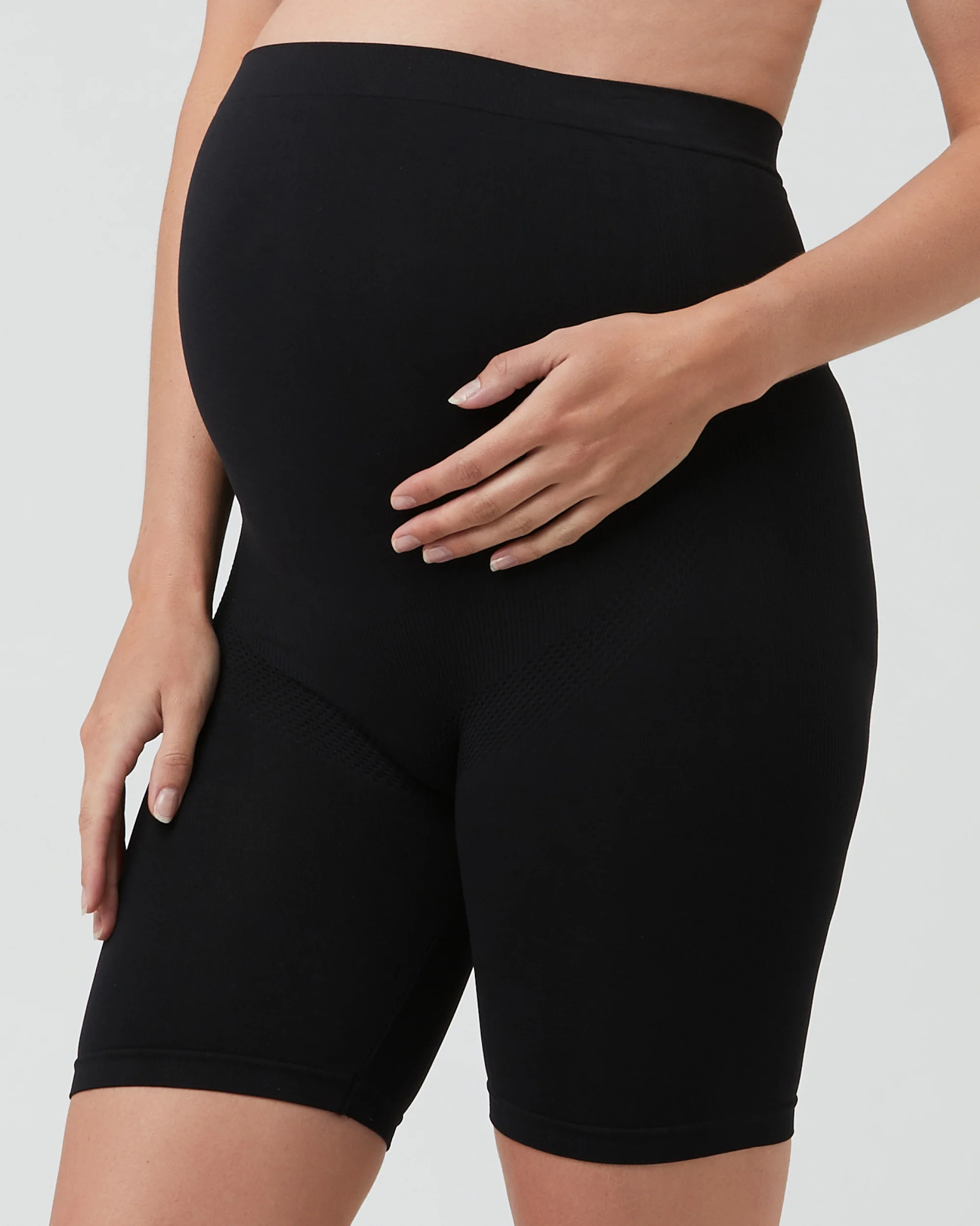 Seamless Support Shorts Black - Image 5