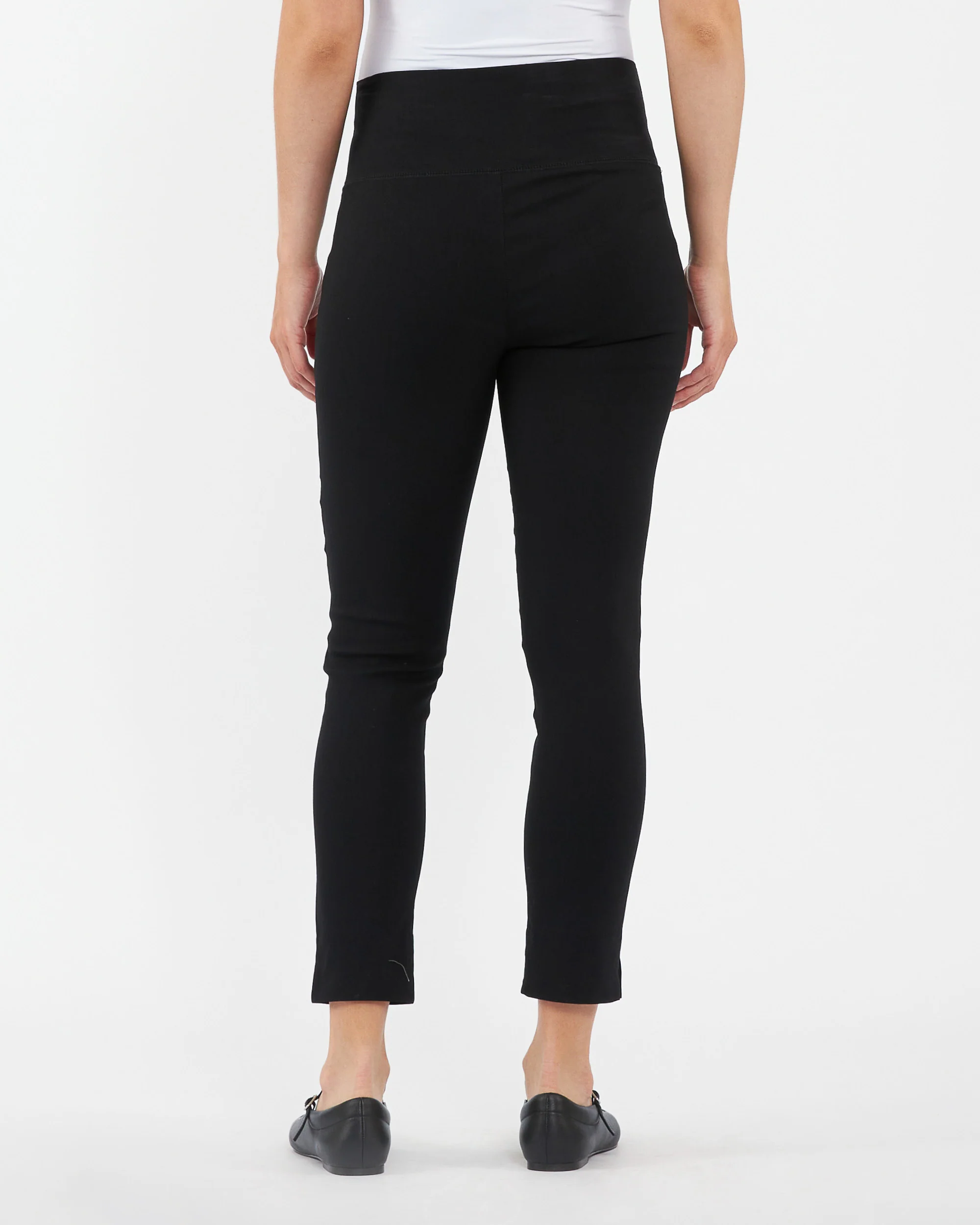 Suzie Capri Pant Black - Image 4